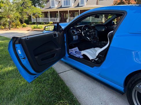 Used 2013 Ford Mustang GT RWD image 46