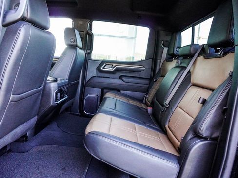 Used 2023 Chevrolet Silverado 1500 High Country w/ Z71 Off-Road Package image 37