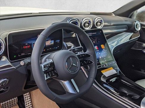 Used 2026 Mercedes-Benz GLC 300 4MATIC image 3