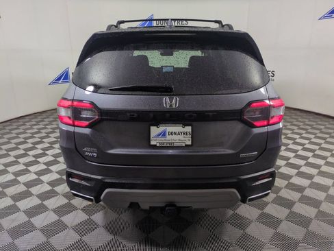 Certified 2025 Honda Pilot Touring image 5