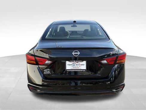 Used 2024 Nissan Altima 2.5 SV image 10