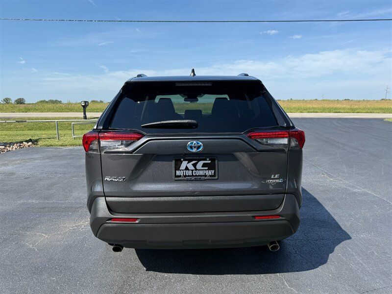 Used 2023 Toyota RAV4 LE AWD/4WD image 8
