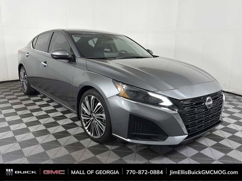 Used 2023 Nissan Altima 2.5 SL image 1