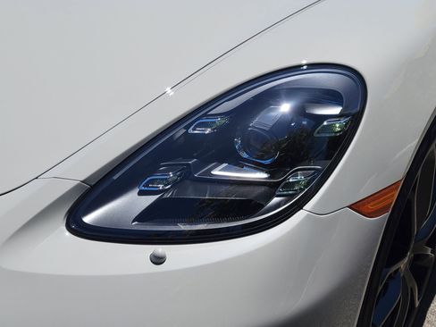 Used 2025 Porsche 718 Cayman RWD image 33