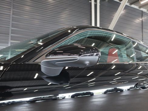 Used 2025 Porsche 911 Carrera RWD image 35