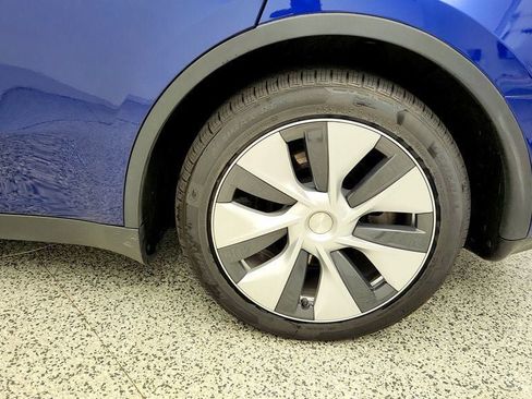 Used 2023 Tesla Model Y Long Range AWD/4WD image 9