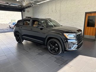 Used 2026 Volkswagen Atlas Cross Sport SEL R-Line AWD/4WD video 1