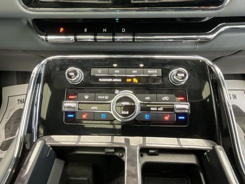 Used 2020 Lincoln Navigator L Reserve w/ Luxury Package AWD/4WD image 12