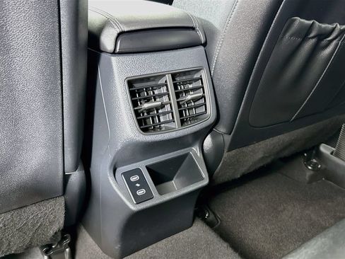 Used 2024 Kia Seltos S AWD/4WD image 30