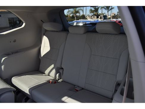 New 2026 Buick Enclave Avenir FWD image 9