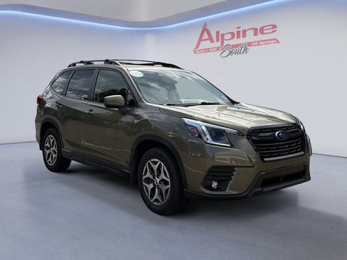 Used 2024 Subaru Forester Premium AWD/4WD image 7