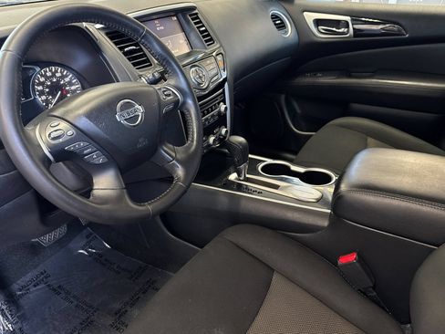 Used 2019 Nissan Pathfinder SV FWD image 10