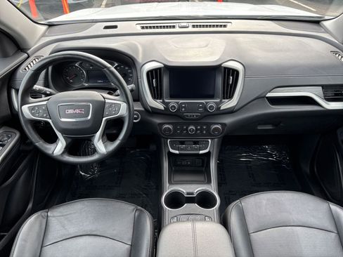 Used 2024 GMC Terrain SLT image 35