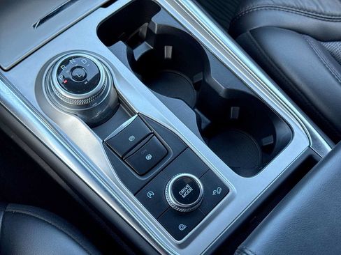 Used 2023 Ford Explorer Platinum w/ Technology Package AWD/4WD image 33