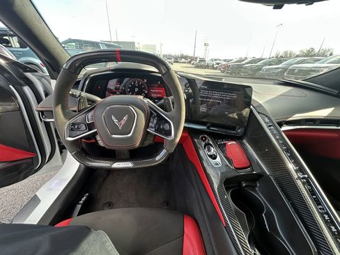 Used 2023 Chevrolet Corvette Z06 w/ Z07 Performance Package image 10