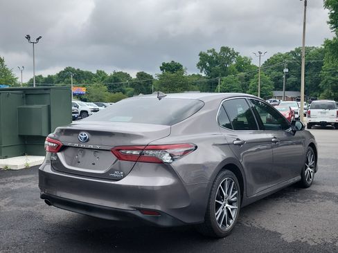 Used 2022 Toyota Camry XLE FWD image 5