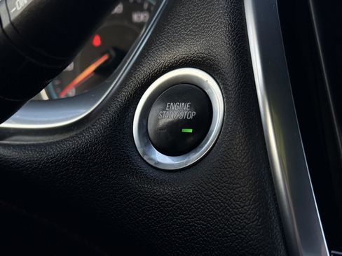 Used 2022 Chevrolet Traverse RS image 18