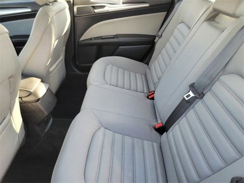 Used 2015 Ford Fusion S image 9