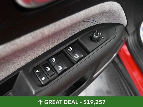 Used 2024 Jeep Compass Latitude image 30