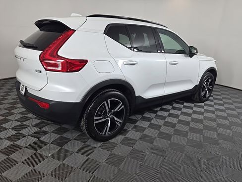 Certified 2024 Volvo XC40 B5 Core image 7
