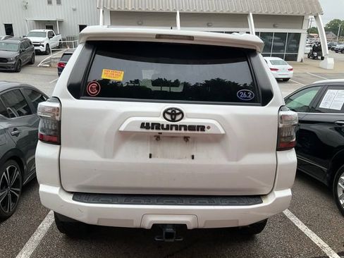 Used 2017 Toyota 4Runner SR5 RWD image 5