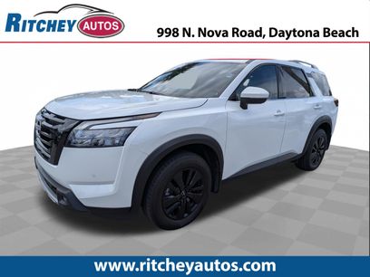 Used 2025 Nissan Pathfinder SL w/ Black Appearance Package