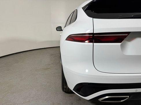 Used 2025 Jaguar F-PACE R-Dynamic S image 9