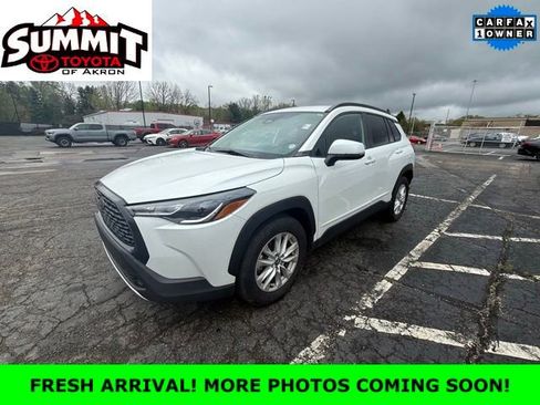 Used 2023 Toyota Corolla Cross LE AWD/4WD image 1