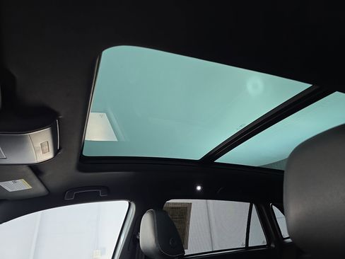 Used 2020 Volkswagen Atlas Cross Sport SEL R-Line image 29