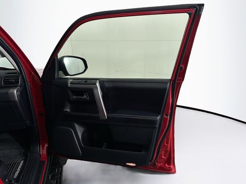 Used 2017 Toyota 4Runner SR5 Premium image 33