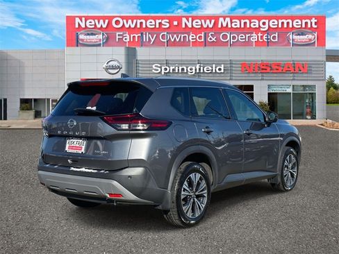 Used 2021 Nissan Rogue SV w/ Premium Package image 5