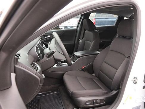 Used 2024 Chevrolet Malibu LT image 8