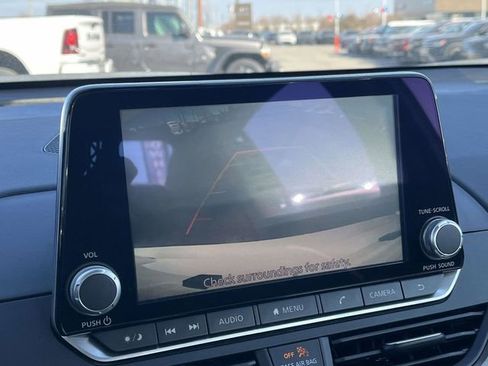 Used 2025 Nissan Altima 2.5 SV image 28