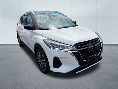 Used 2023 Nissan Kicks SV FWD image 5