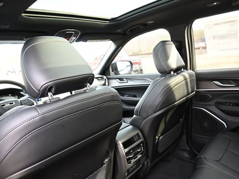 New 2026 Jeep Grand Cherokee Limited image 20