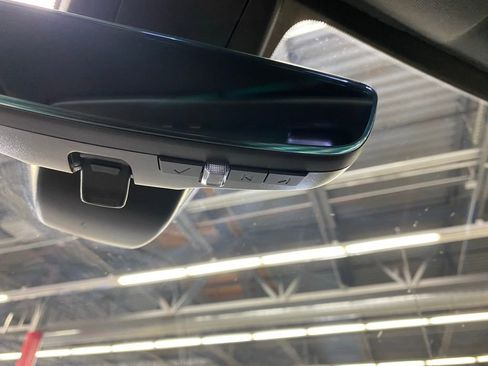 Used 2022 Chevrolet Silverado 1500 High Country w/ Technology Package image 35