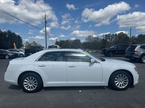 Used 2014 Chrysler 300 Base image 7