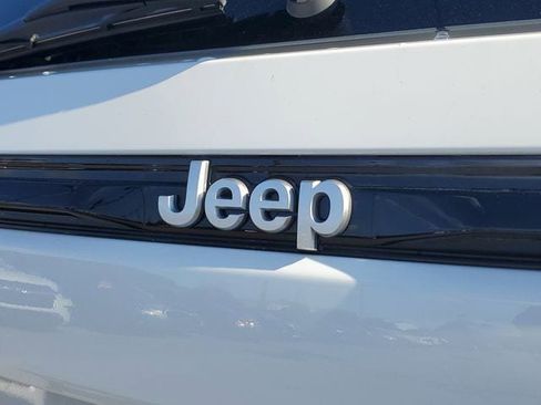 New 2026 Jeep Grand Cherokee Laredo X image 8