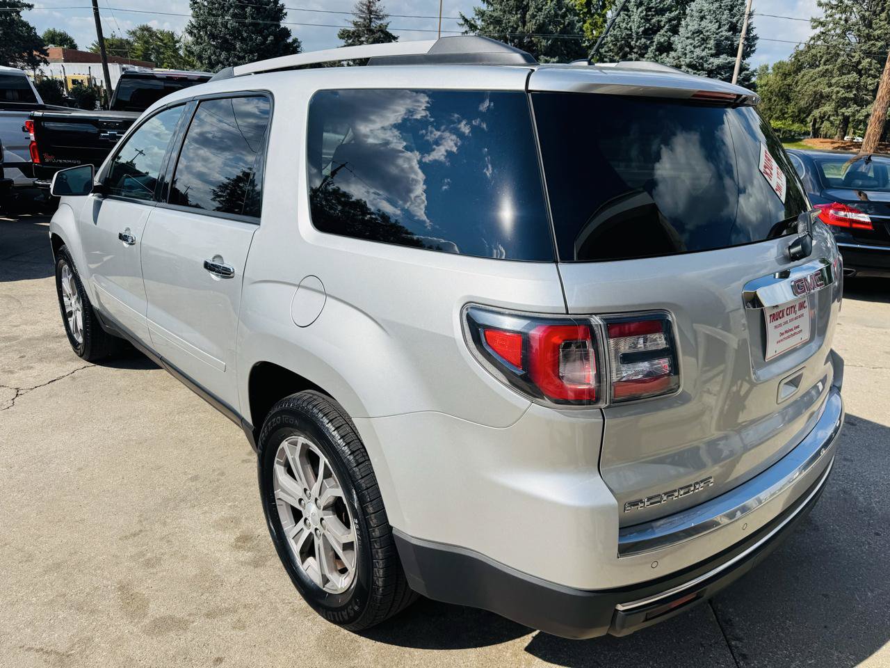 Used 2015 GMC Acadia SLE AWD/4WD image 5