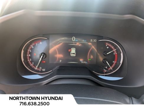 Used 2025 Toyota RAV4 XLE AWD/4WD image 8