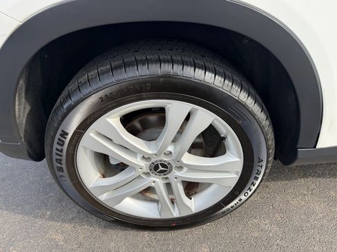 Used 2019 Mercedes-Benz GLA 250 4MATIC image 45