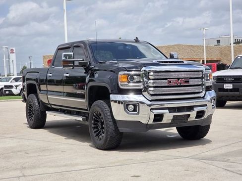 Used 2019 GMC Sierra 2500 SLT AWD/4WD image 2