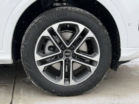 New 2025 Audi Q5 Premium image 9