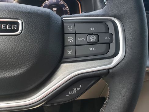 New 2026 Jeep Grand Wagoneer 4WD image 22