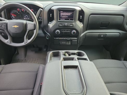 Used 2024 Chevrolet Silverado 1500 Custom w/ Turbomax Blackout Package RWD image 9
