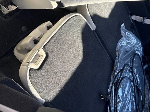 Certified 2024 Volvo XC90 T8 Plus image 6