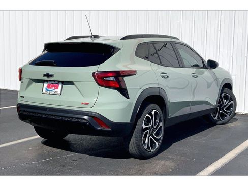 Used 2024 Chevrolet Trax RS w/ Driver Confidence Package image 11