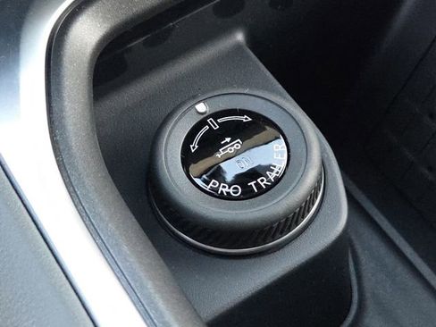 New 2025 Ford Expedition Active RWD image 24