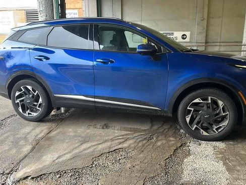 Certified 2023 Kia Sportage SX image 2