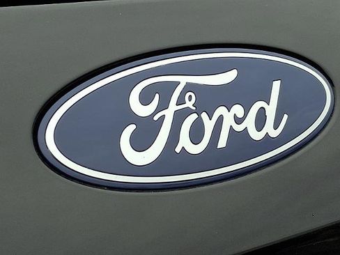 Certified 2025 Ford Expedition Max Platinum image 32